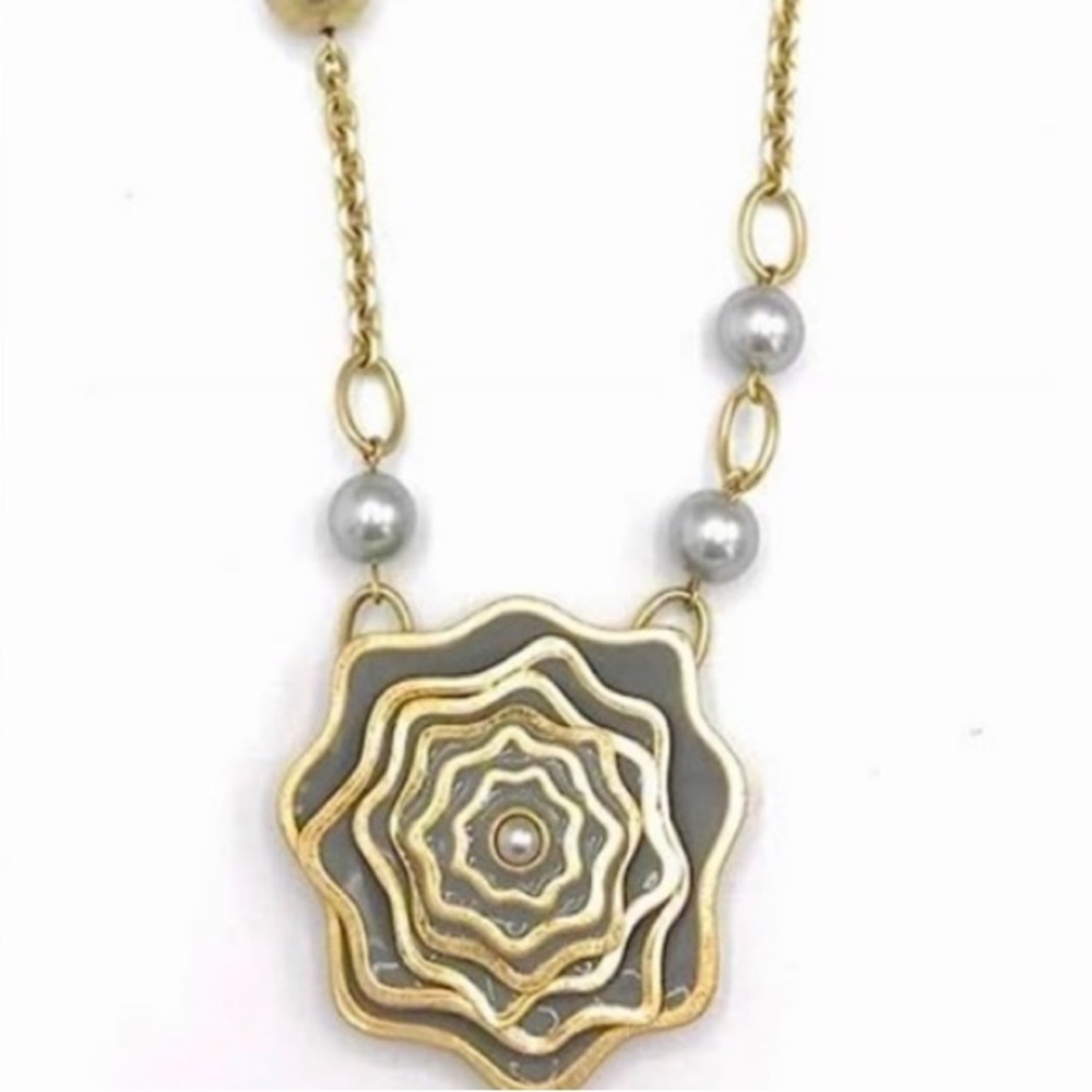 NWT Lia Sophia Garden Rose Pearl Necklace